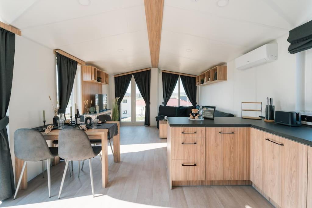 דירות Vilseck Gemuetliches Voll Ausgestattes Tiny House מראה חיצוני תמונה